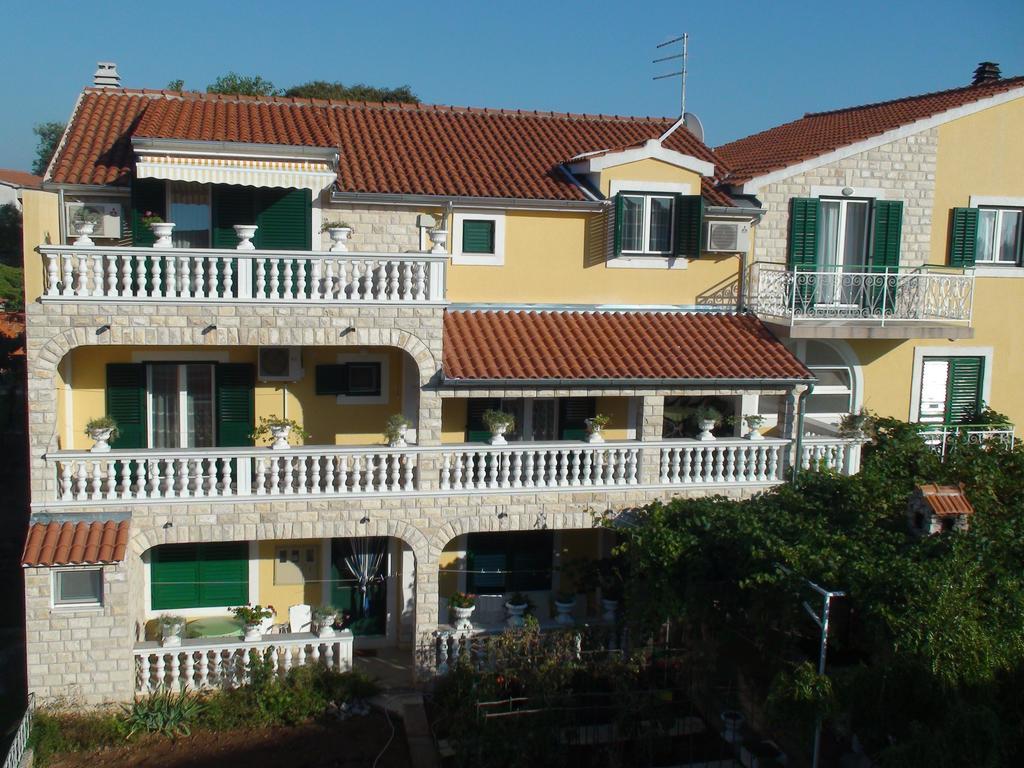 Apartments Milka Vodice Exterior photo
