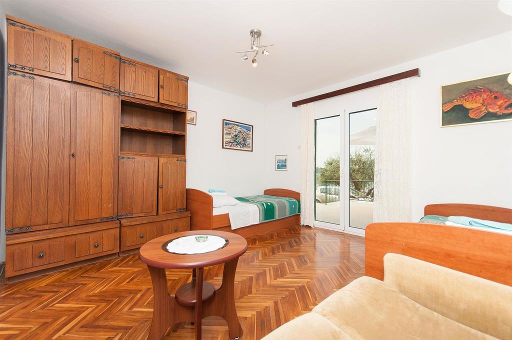 Apartments Milka Vodice Exterior photo