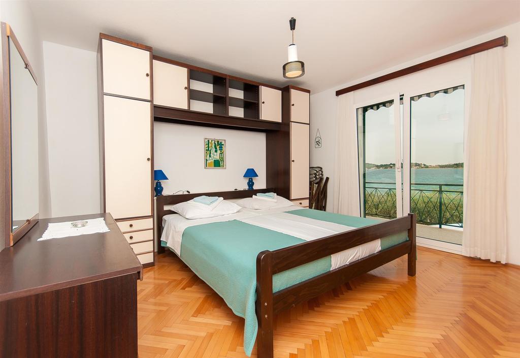 Apartments Milka Vodice Exterior photo