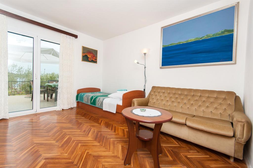 Apartments Milka Vodice Exterior photo