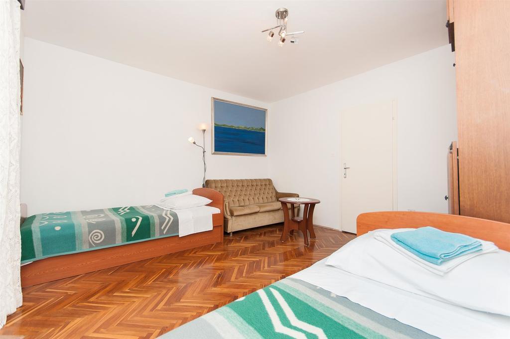 Apartments Milka Vodice Exterior photo