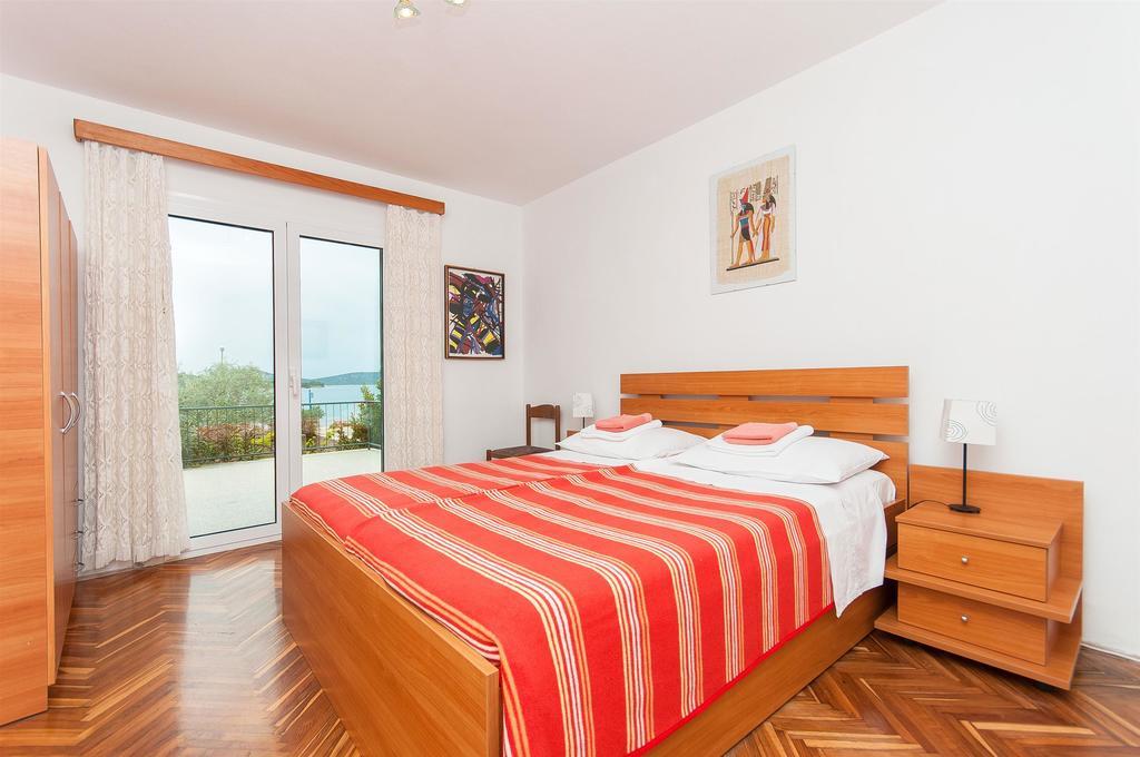 Apartments Milka Vodice Exterior photo